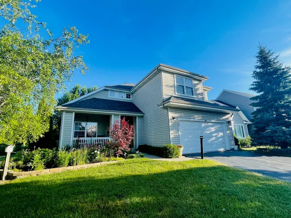 950 School Ct, Round Lake, IL 60073