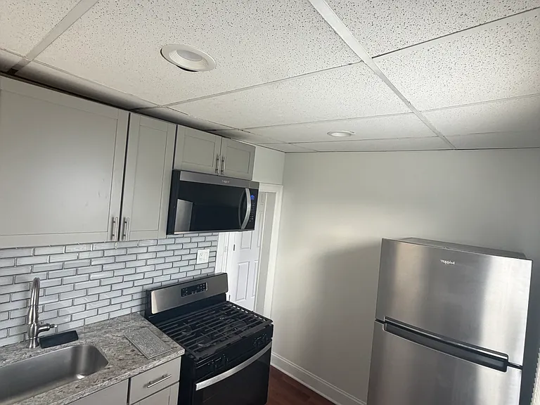 633 Arctic Ave #A2 — Photo 3
