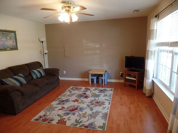 2nd image of 3146 Holly Brook Cir SE