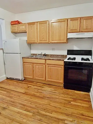 Rented by Green Line Realty | media 21