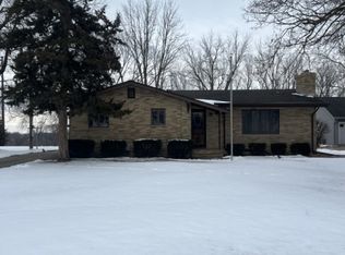 5303 E Oakwood Dr, Pleasant Hill, IA 50327