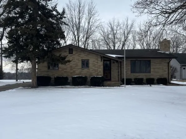 5303 E Oakwood Dr, Pleasant Hill, IA 50327