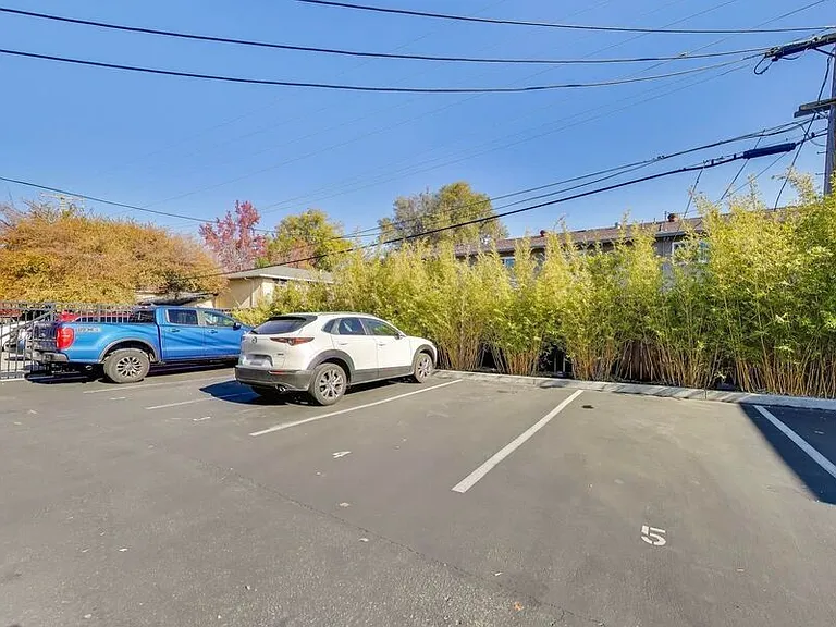 1654 Hollenbeck Avenue — Photo 28