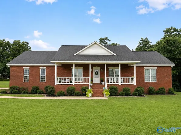 75 Colleen Ct, Centre, AL 35960