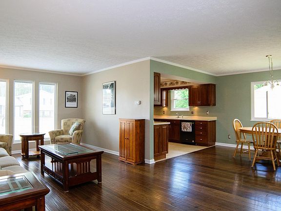 3rd image of 5844 Coachmont Dr
