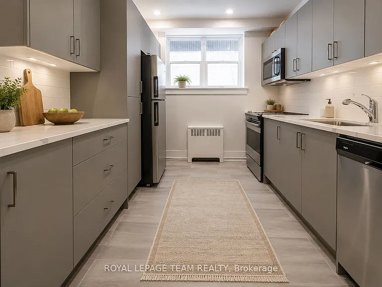 579 Tweedsmuir Ave #1 — Photo 8