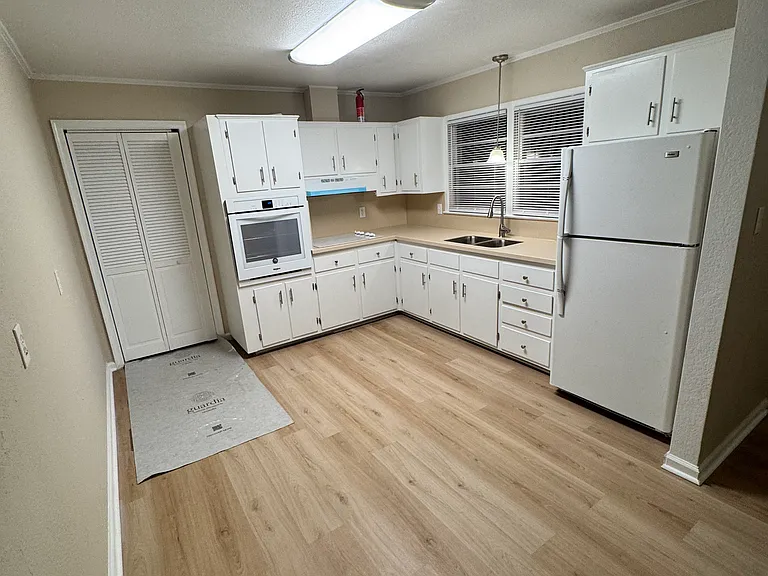 119 Lassiter Dr — Photo 9
