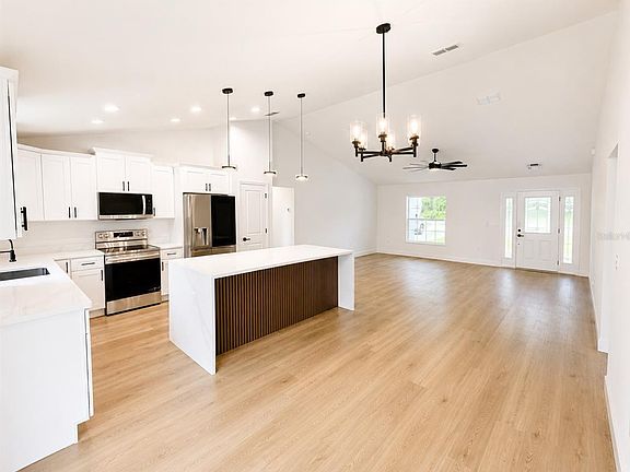 3rd image of 42 Olive Cir
