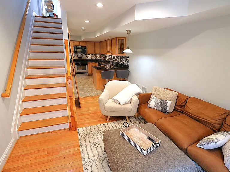 316 S Duncan St — Photo 3