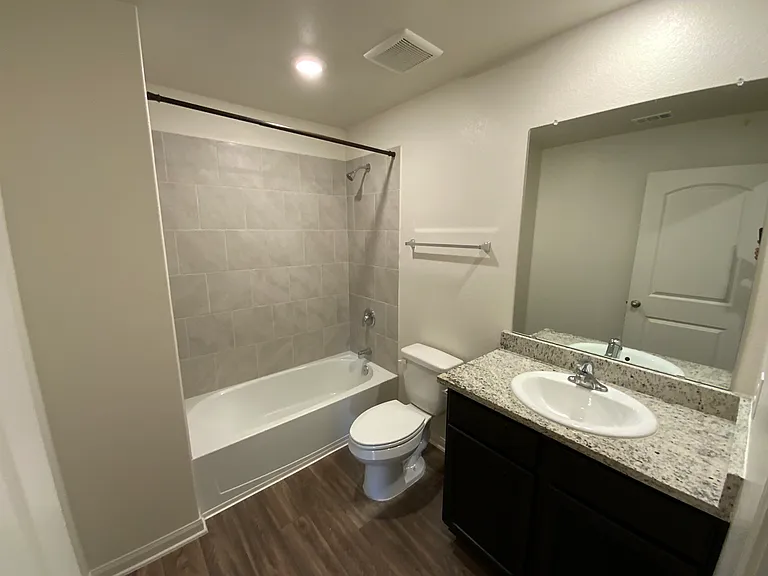 1024 Riverdale Cv — Photo 16