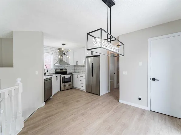 18 S Falmere Way NE, Calgary, AB T3J 2Z2
