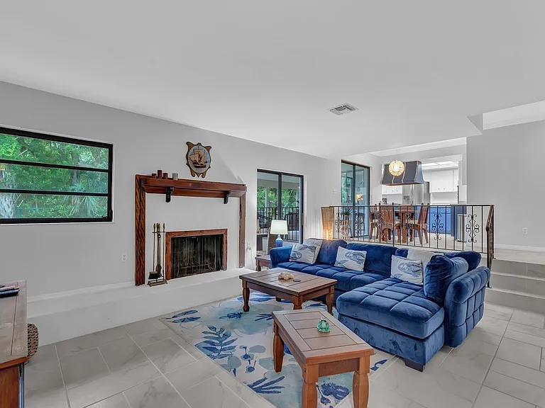 1445 Treasure Cove Ln — Photo 12
