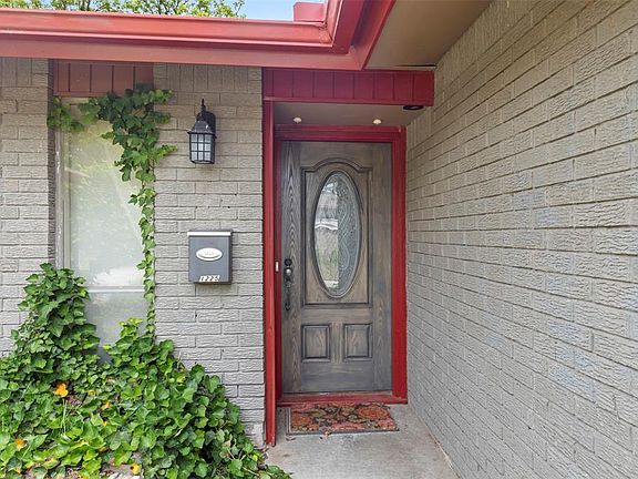 5th image of 1225 Barkley Ave