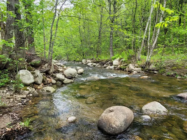 1414 Us Route 2 W, Wilton, ME 04294