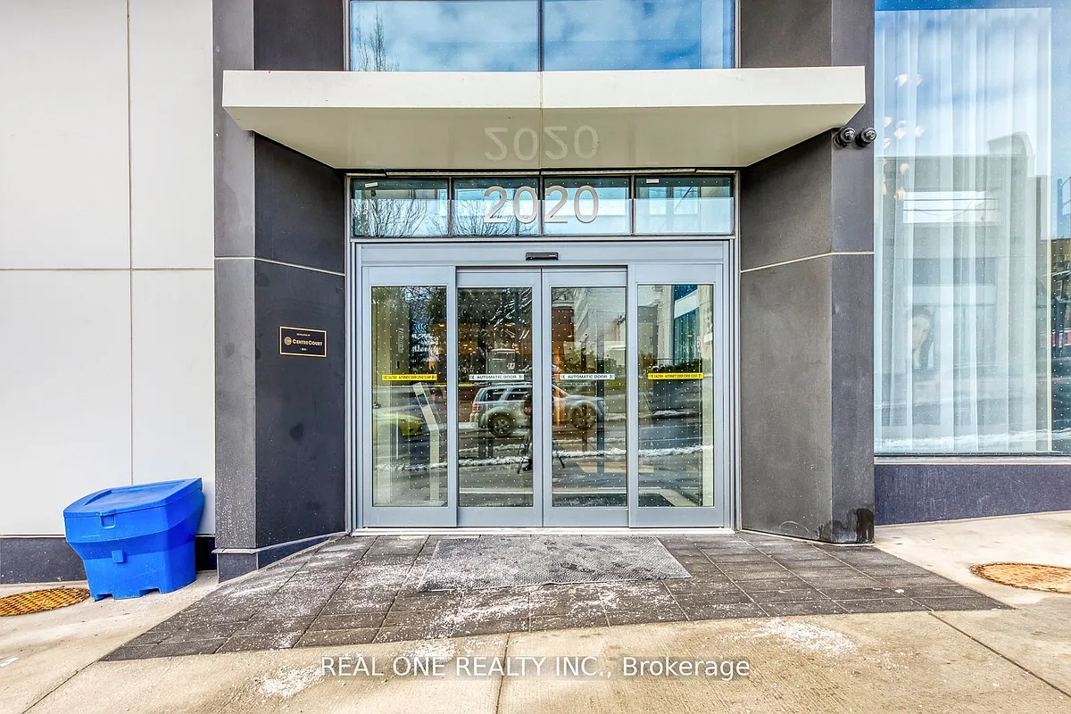 Building Photo - 2020 Bathurst St #1520