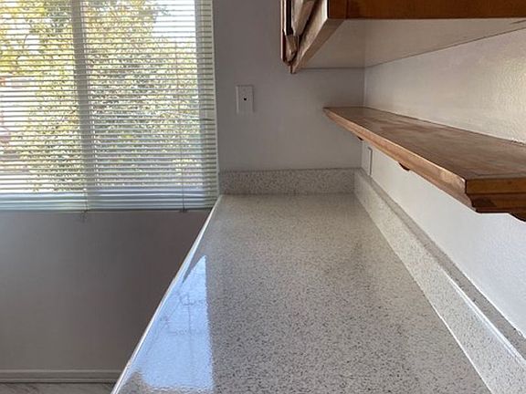 5th image of 521 N Sweetzer Ave APT 3