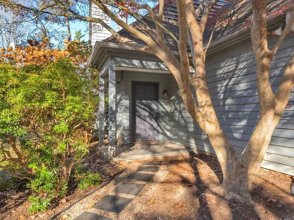 1345 Earlysville Forest Dr, Earlysville, VA 22936