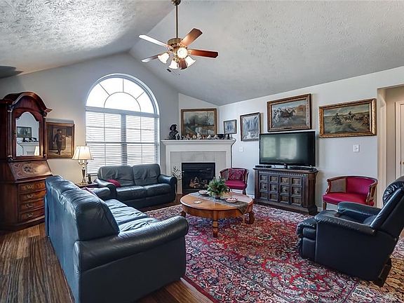 4th image of 2045 Wentworth Village Dr
