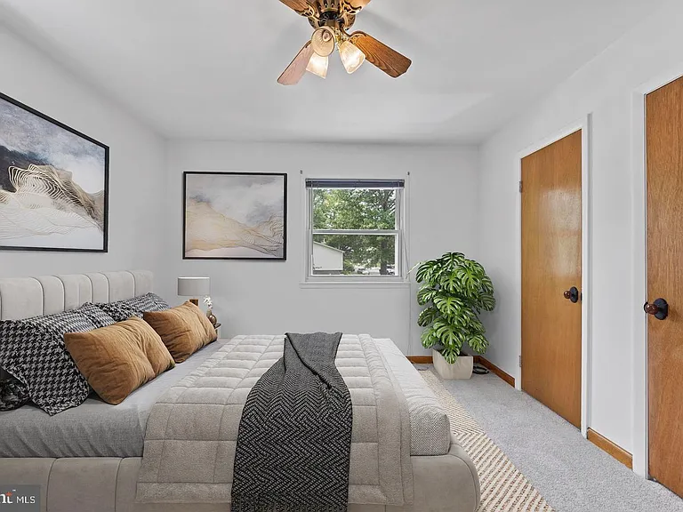 13501 Kelmont Ct — Photo 15