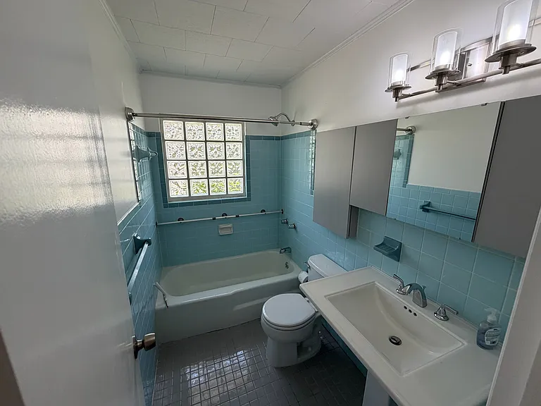 3126 W Harbor View Ave — Photo 16