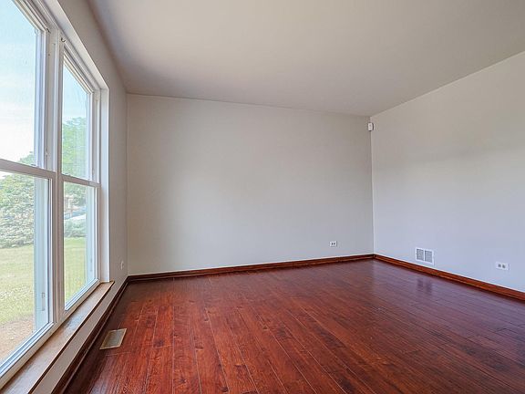 3rd image of 2301 N Harvest Hill Pl