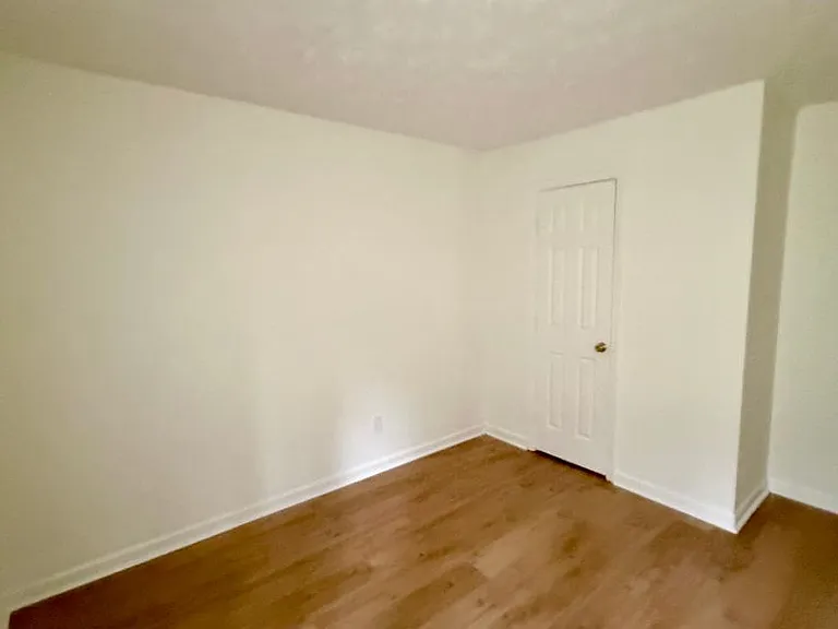 655 Post Oak Rd — Photo 12