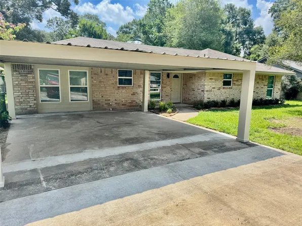 1303 S Franklin Ave, Cleveland, TX 77327