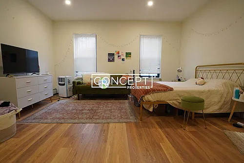 555 Massachusetts Ave Photo 1