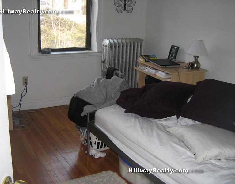2nd image of 33 Egremont Rd #3T