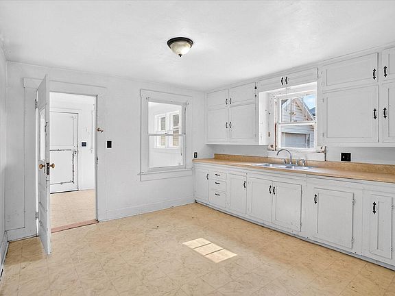 5th image of 440 S White Oak Road