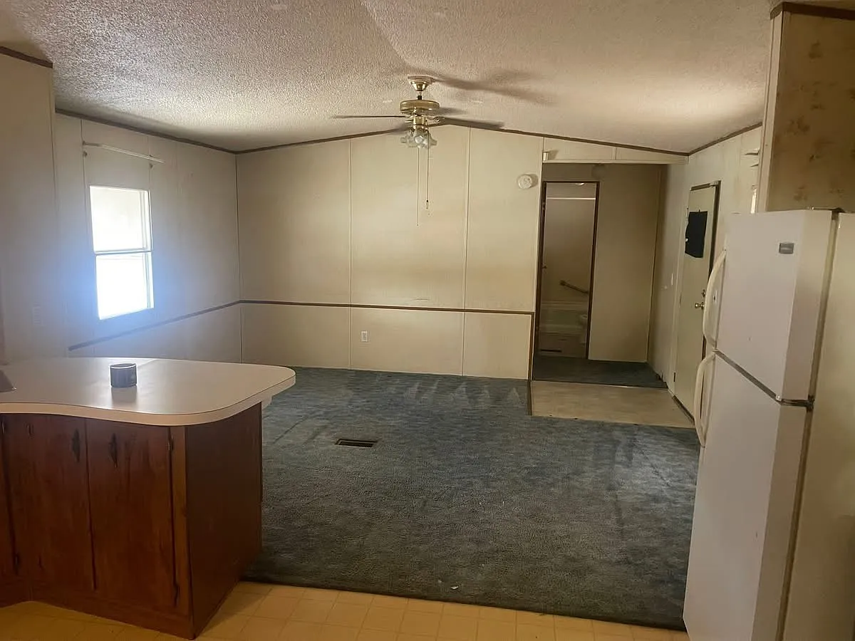 Building Photo - 2710 E Farm Road Ln #109