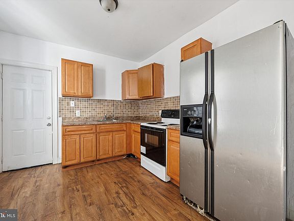 3rd image of 533 S Salford St