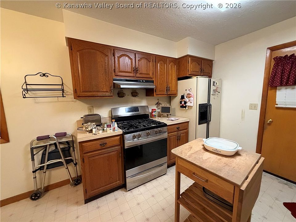 10th image of 1158 Amma Rd