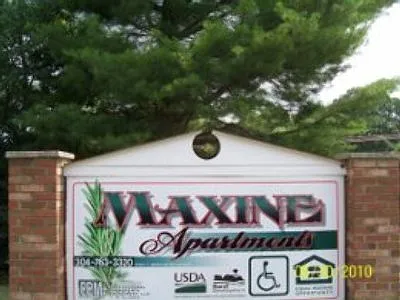 100 Bolton Dr #100 — Photo 2