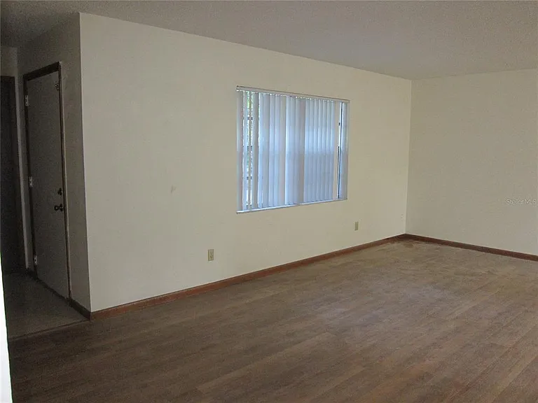 1209 SW 80th Dr — Photo 5