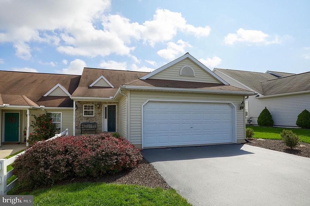 615 Blossom Hill Ln, Dallastown, PA 17313 | Zillow