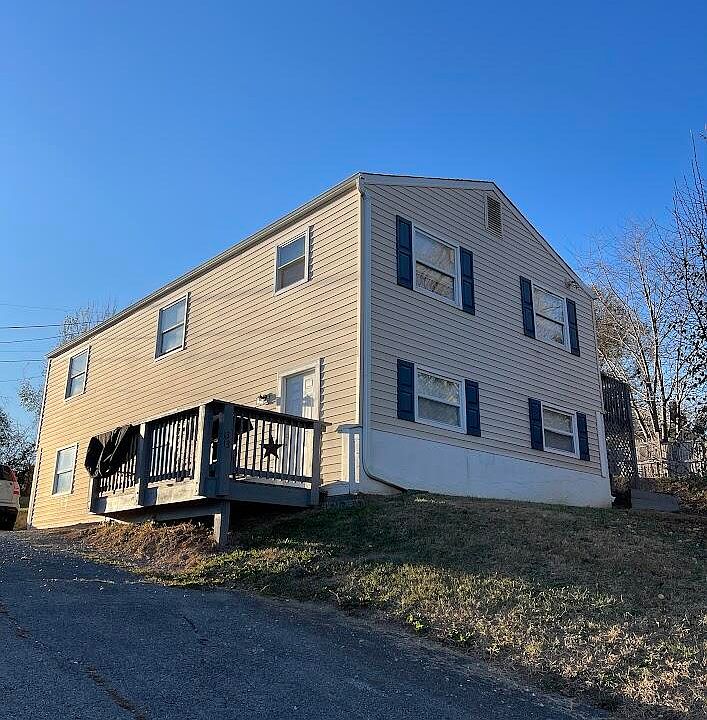 2nd image of 1317 Memphis St SE