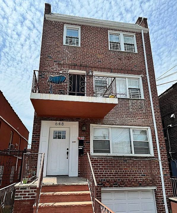 1st image of 648 E 93rd St