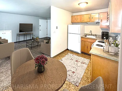 605 W 17th St #4 Photo 1