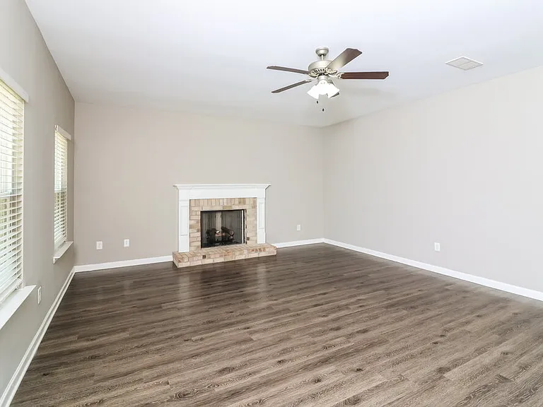 92 Moss Way — Photo 6