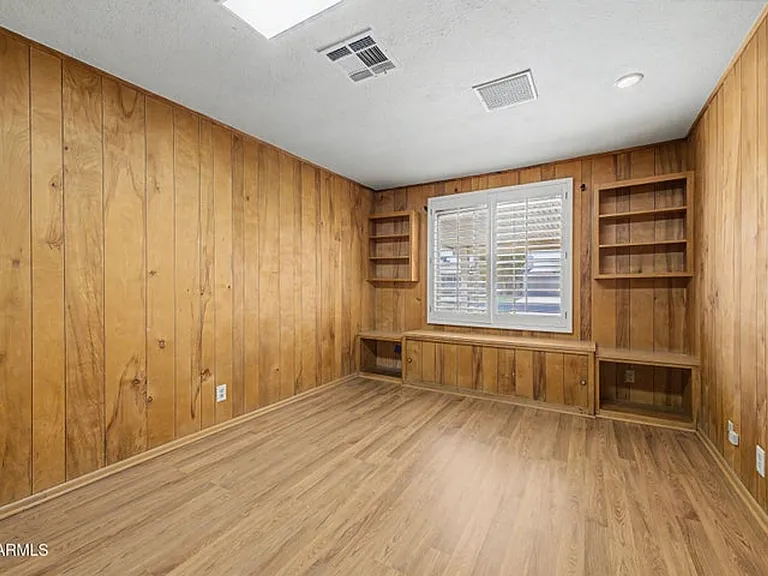 8501 E Roanoke Ave — Photo 5