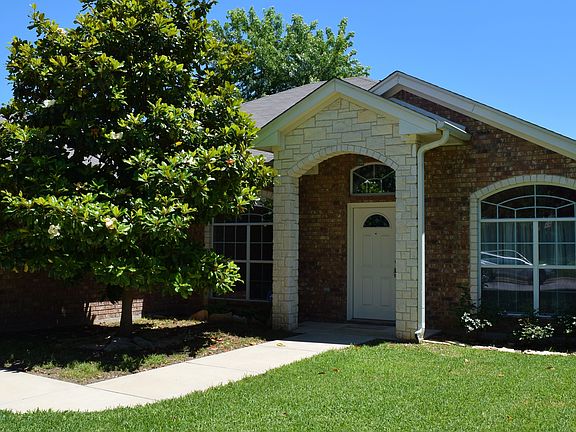 3rd image of 406 Wrought Iron Dr
