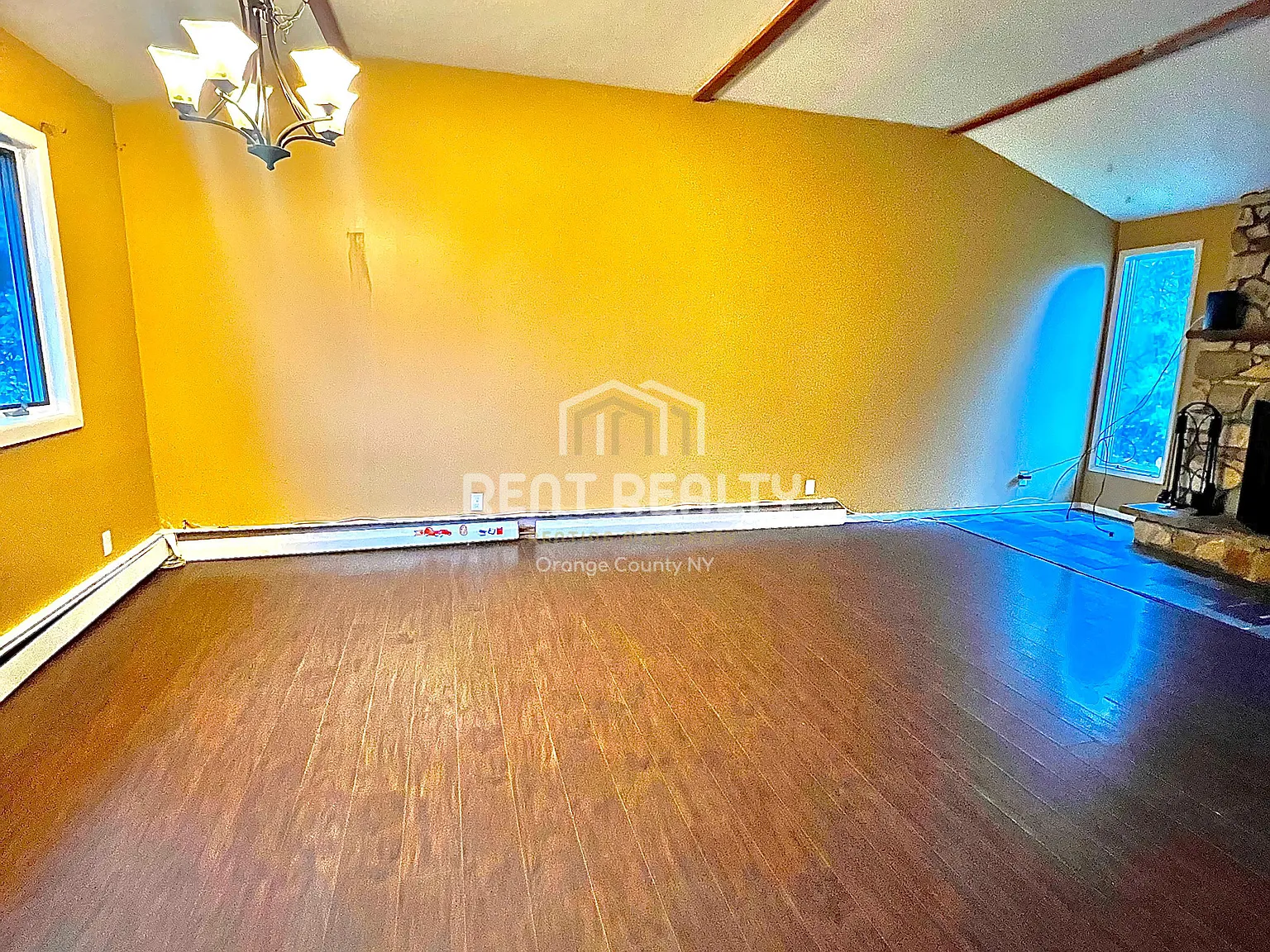 3 bed, $3,000 — Photo 2