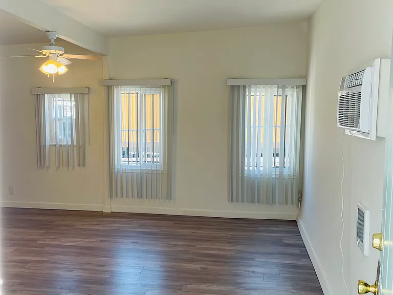 10809 Lindbrook Dr #10 — Photo 3