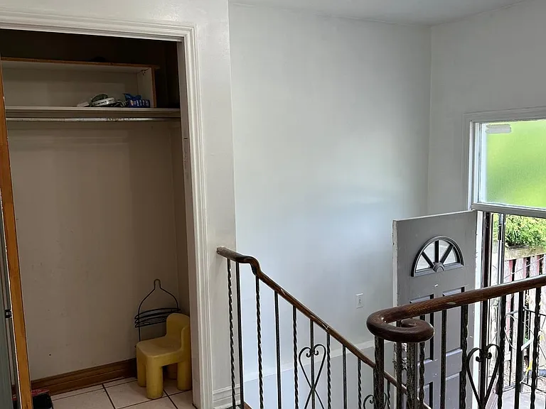 134 Jade Cres #MAIN — Photo 2
