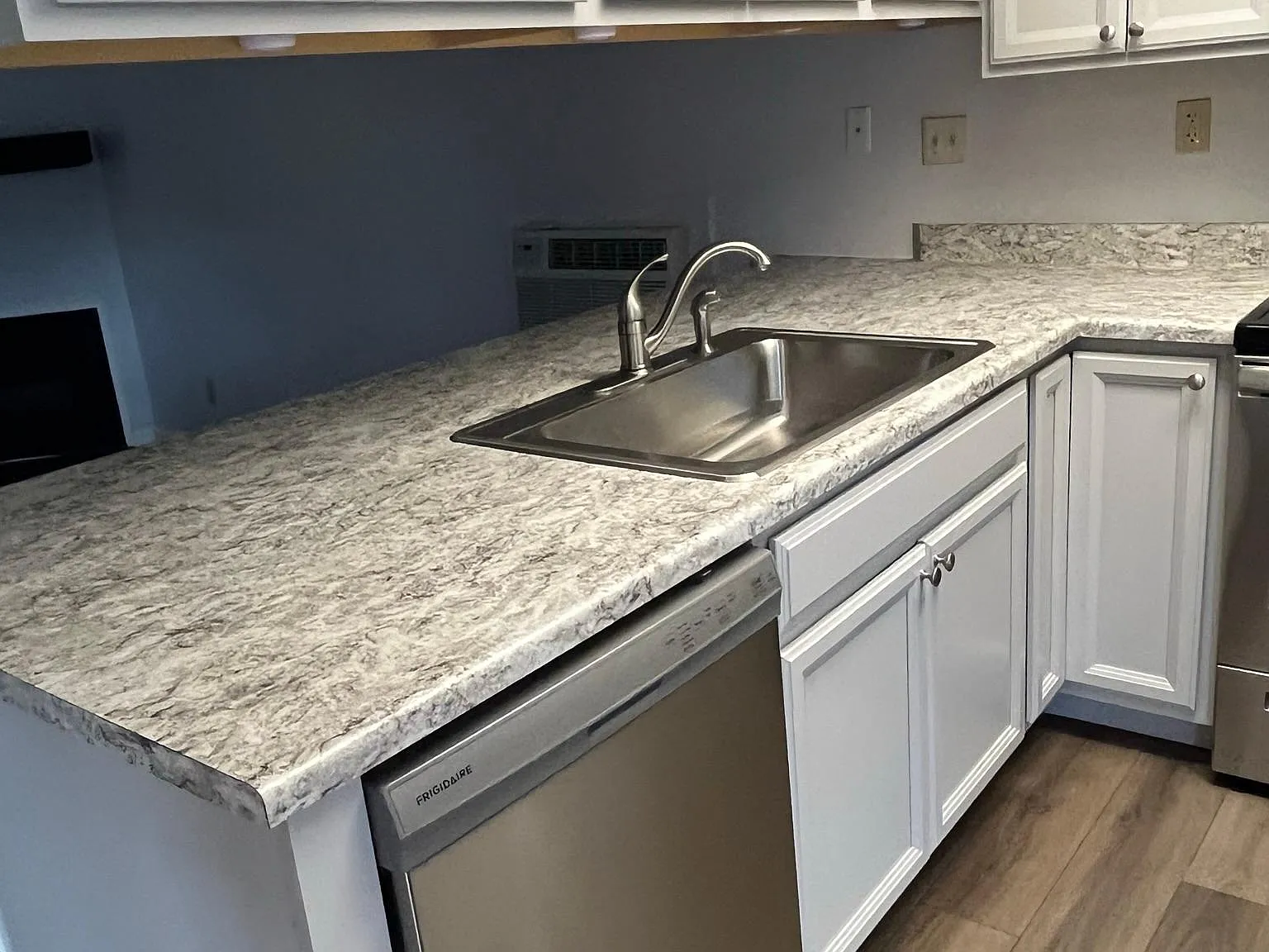 2 bed, 830 sqft, $1,600 — Photo 4