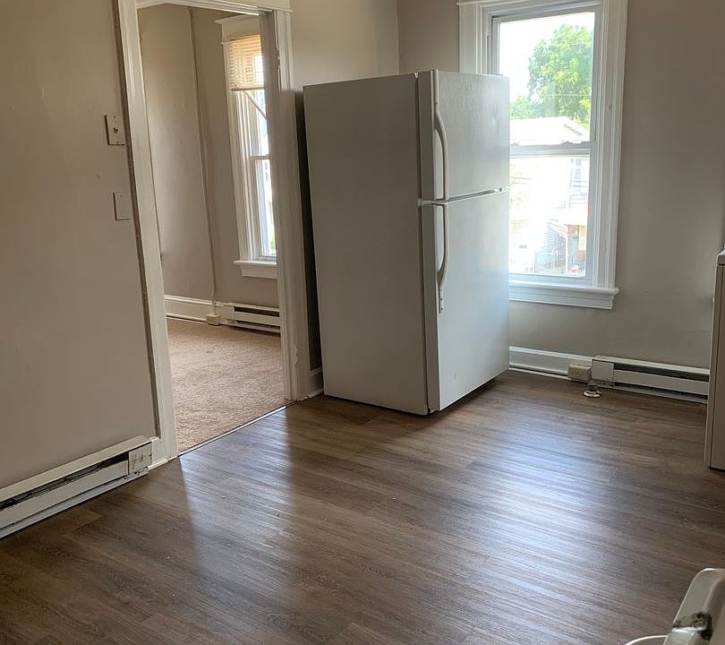 396 398 1/2 Bryan Place/901 903 Salem Avenue 396 Bryan Pl