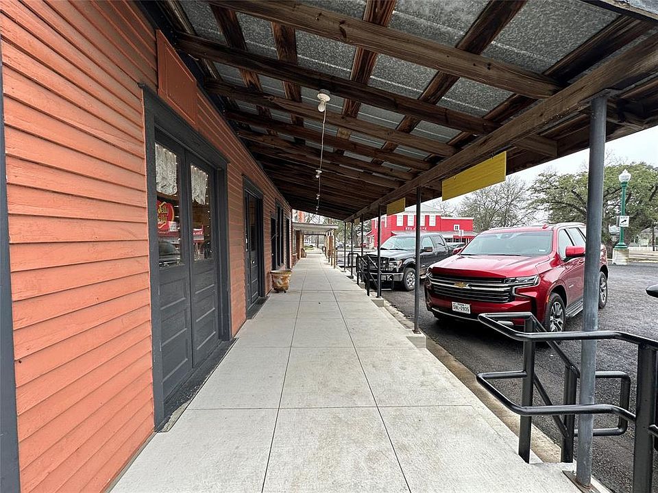 112 N Live Oak St, Fayetteville, TX 78940 MLS 38512789 Zillow