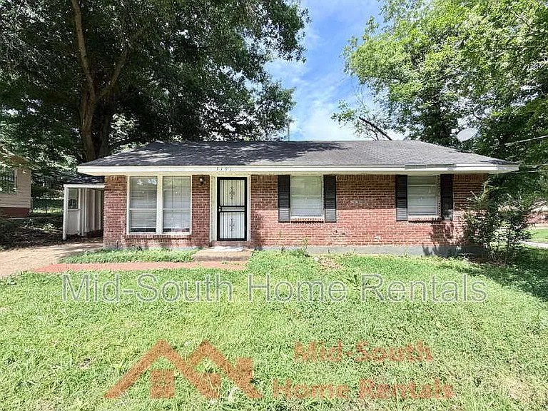 3191 Parham St — Photo 1