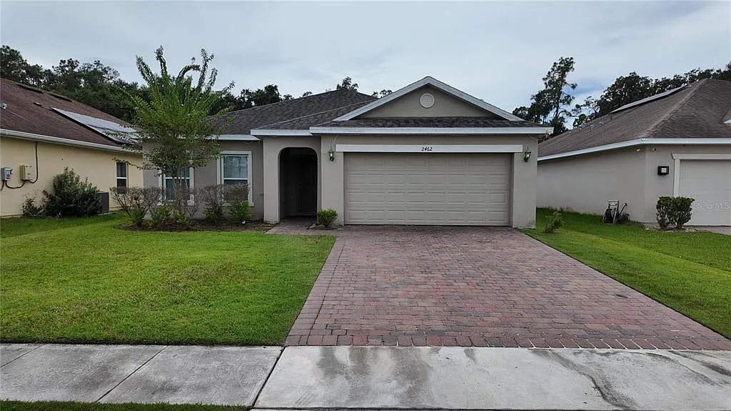 4 bed, 2.0 bath, 1820 sqft, $2,300 — Photo 1